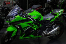 Load image into Gallery viewer, Luimoto sport seat covers set green for Kawasaki EX300 Ninja 300R 2013-2017 — Euro Motards