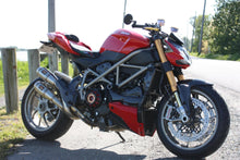 Load image into Gallery viewer, Luimoto team italia suede seat cover for Ducati Streetfighter S 848 2009-2015 — Euro Motards — view 3