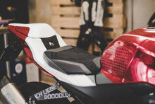 Load image into Gallery viewer, Luimoto sport suede tec-grip red seat cover for Suzuki GSXR 1000 2017-2020 — Euro Motards
