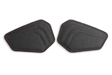 Load image into Gallery viewer, Luimoto sport tank leaf traction pad for Triumph Speed Triple 2005-2010 — Euro Motards — view 3