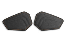 Load image into Gallery viewer, Luimoto sport tank leaf traction pad for Triumph Speed Triple 2005-2010 — Euro Motards — view 4