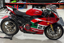 Load image into Gallery viewer, Ducai Panigale 959 955 V2 2016-2024 CNC Racing Clutch Cover Troy Bayliss Edition