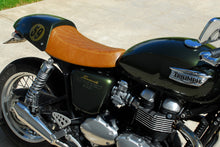 Load image into Gallery viewer, Luimoto vintage brown seat cover for Triumph Thruxton 2004-2015 — Euro Motards