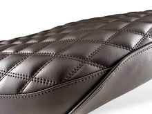 Load image into Gallery viewer, Kawasaki W650 2001-2006 Volcano Italia Seat Cover Anti-Slip New K067