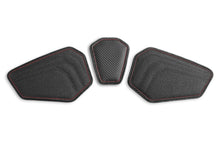 Load image into Gallery viewer, Luimoto sport tank leaf knee traction grips and pad for Triumph Speed Triple 2005-2010 — Euro Motards — view 4
