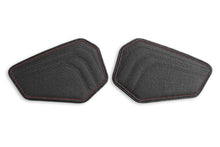 Load image into Gallery viewer, Luimoto sport tank leaf knee traction grips pads for Triumph Speed Triple 2005-2010 — Euro Motards — view 3