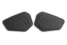 Load image into Gallery viewer, Luimoto sport tank leaf knee traction grips pads for Triumph Speed Triple 2005-2010 — Euro Motards — view 4
