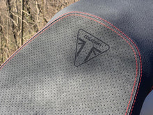 Load image into Gallery viewer, Triumph Street Triple 675 2013-2017 Volcano Italia Seat Cover Anti-Slip New