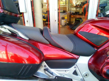Load image into Gallery viewer, Honda Pan European ST1300 2002-2013 Top Sellerie Comfort Seat Gel/Heat SGCST31