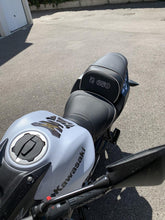 Load image into Gallery viewer, Kawasaki Ninja 650 2017-2020 Top Sellerie Comfort Seat Gel/Heat/Optional SGCZ651