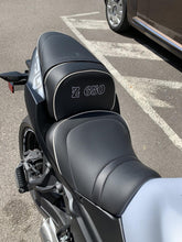 Load image into Gallery viewer, Kawasaki Ninja 650 2017-2020 Top Sellerie Comfort Seat Gel/Heat/Optional SGCZ651