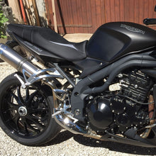 Load image into Gallery viewer, TPZ Italia comfort foam seat cover for Triumph Speed Triple 1050 2005-2010 — Euro Motards