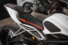 Load image into Gallery viewer, Luimoto sport tank leaf knee grips and pad for Triumph Street Triple 675 765 2013-2020 — Euro Motards — view 3