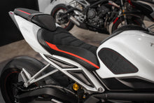 Load image into Gallery viewer, Luimoto union jack tank leaf grips and pad for Triumph Street Triple 675 765 2013-2020 — Euro Motards — view 3