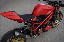 Load image into Gallery viewer, Luimoto team italia suede seat cover for Ducati Streetfighter S 848 2009-2015 — Euro Motards — view 5