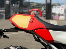 Load image into Gallery viewer, Yamaha XSR 900 GP 2024-2026 Volcano Italia Seat Cover Super-Grip New Y096