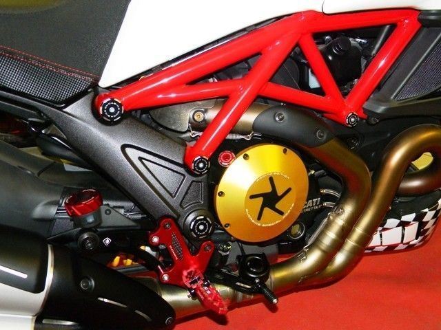Ducabike Billet Carbon Clutch Cover Gold Ducati Diavel 1200