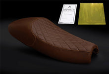 Load image into Gallery viewer, Luimoto vintage diamond seat cover for Triumph Bonneville 2000-2015 — Euro Motards — view 3