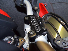 Load image into Gallery viewer, Ducabike Handlebar Clamp With Carbon For Ducati Monster 696
