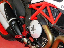 Load image into Gallery viewer, Ducabike Billet Carbon Clutch Cover Silver Ducati Diavel 1200