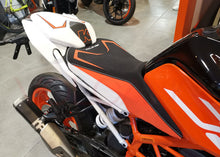 Load image into Gallery viewer, KTM Duke 125 250 390 2017-2022 Volcano Italia Seat Cover Non-Slip New KT023C