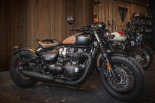 Load image into Gallery viewer, Triumph Bobber 2017-2019 Luimoto Tank Leaf Union Jack Knee Grips Pads 3 Colors