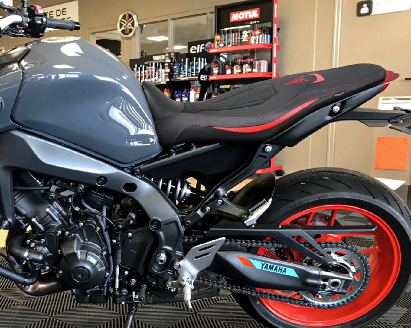 Yamaha MT-09 FZ-09 2021-2022 Tappezzeria Italia Seat Cover