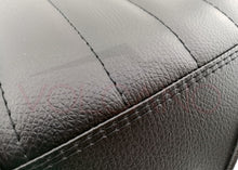 Load image into Gallery viewer, Triumph Thunderbird 900 1995-2001 Volcano Italia Seat Cover Non-Slip New T030
