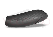 Load image into Gallery viewer, Triumph Bonneville Curved Top 2000-2015 Volcano Italia Seat Cover Non-Slip T031