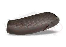 Load image into Gallery viewer, Triumph Bonneville Curved Top 2000-2015 Volcano Italia Seat Cover Non-Slip T031