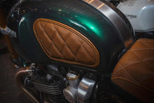 Load image into Gallery viewer, Triumph Thruxton 1200 2016-2019 Luimoto Tank Leaf Diamond Knee Grip Pads 3 Color