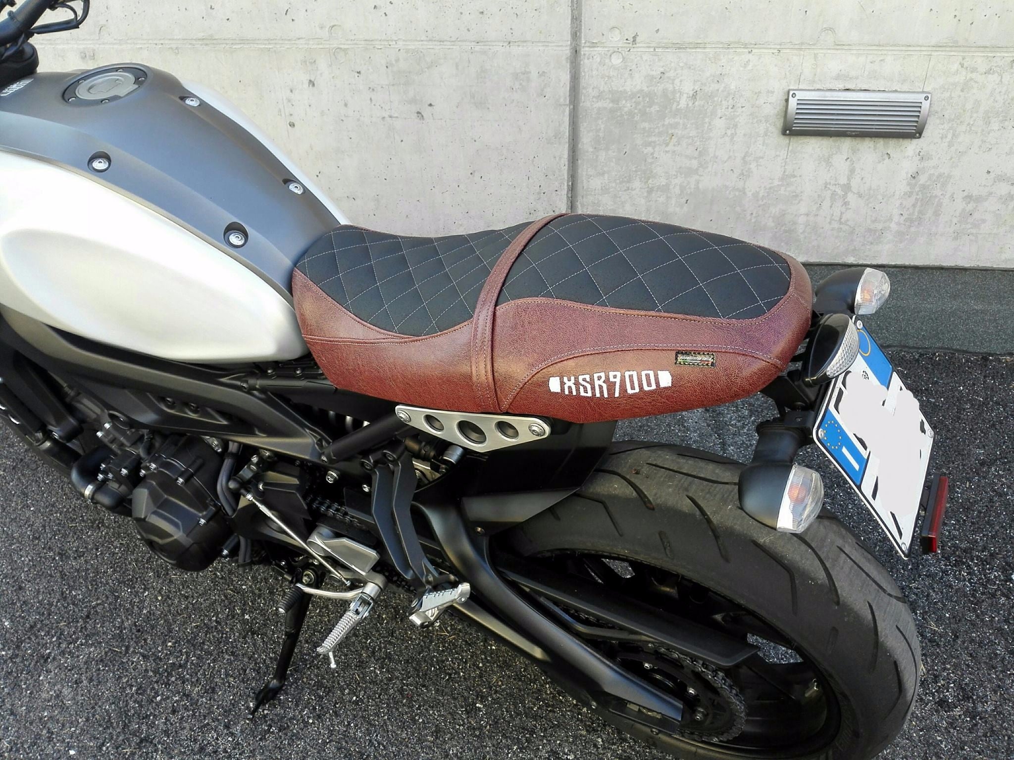 Yamaha xsr900 seat cheap