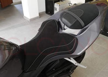 Load image into Gallery viewer, Volcano Italia Seat Cover Non-Slip New Y043C Yamaha YZF-R1 R1 2004-2006